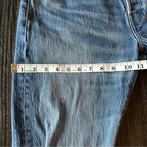 Levi’s 501 VINTAGE 1993 High Rise Straight Leg Light Wash Blue Distressed, 31x32 - Picture 9 of 16